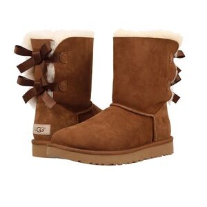 UGG Bailey Bow - BRAND NEW NEVER WORN